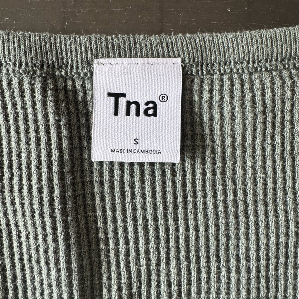 Aritzia TNA Sage Green Henley Ribbed Long Sleeve Top - Picture 3 of 3